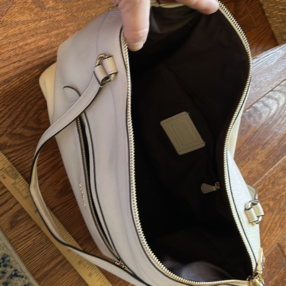 Coach Ivory Shoulder bag - Picture 4 of 6